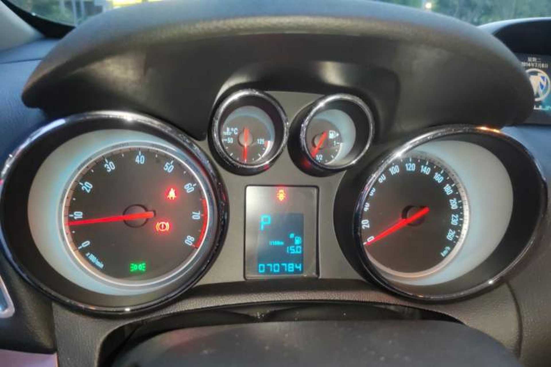 Used Buick Encore 2013 1.4T Automatic Two-Wheel Drive Leading Model Instrument Cluster