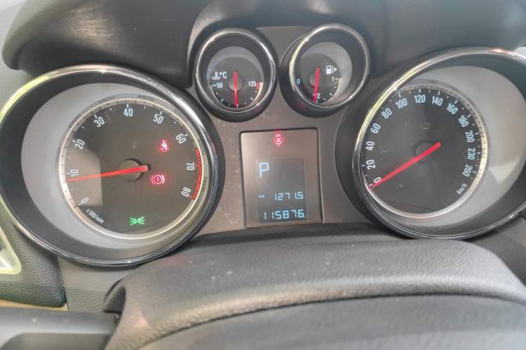 Used Buick Encore 2013 1.4T Automatic Two-Wheel Drive Leading Model Instrument Cluster