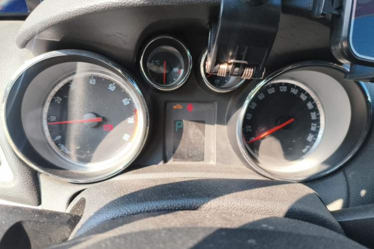 Used Buick Encore 2013 1.4T Automatic Two-Wheel Drive Elite Model Instrument Cluster