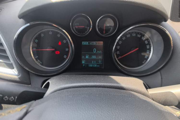 Used Buick Encore 2013 1.4T Automatic All-Wheel Drive Flagship Edition Instrument Cluster