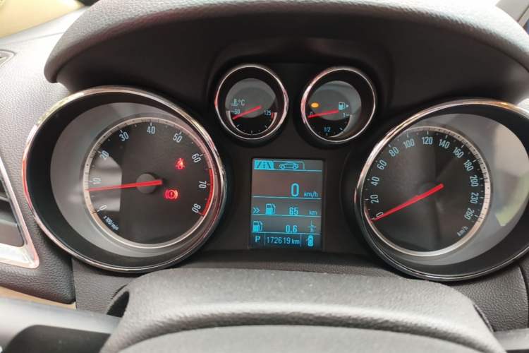 Used Buick Encore 2013 1.4T Automatic All-Wheel Drive Flagship Edition Instrument Cluster