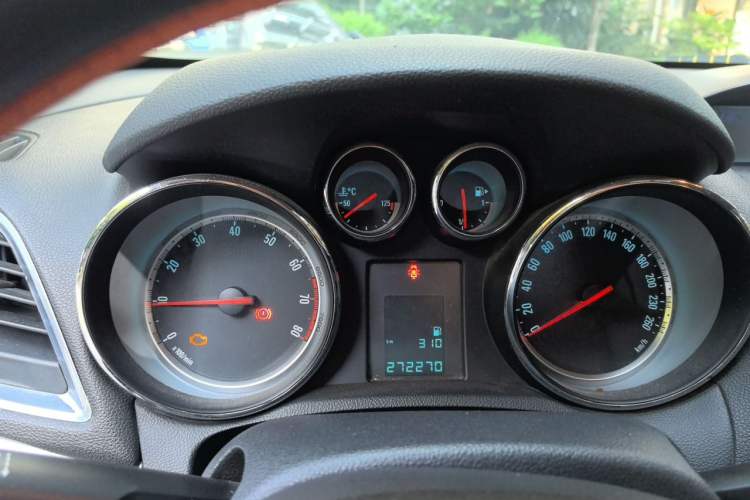 Used Buick Encore 2013 1.4T Manual Two-Wheel Drive Entry Model Instrument Cluster