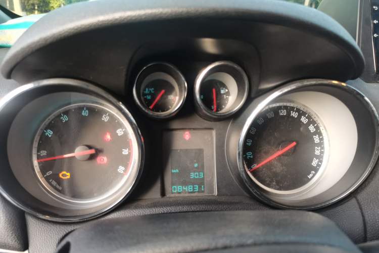 Used Buick Encore 2013 1.4T Manual Two-Wheel Drive Entry Model Instrument Cluster