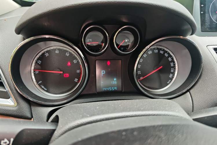 Used Buick Encore 2013 1.4T Automatic Two-Wheel Drive Leading Model Instrument Cluster