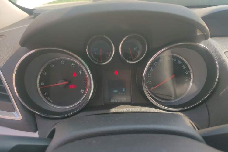 Used Buick Encore 2013 1.4T Manual Two-Wheel Drive Entry Model Instrument Cluster
