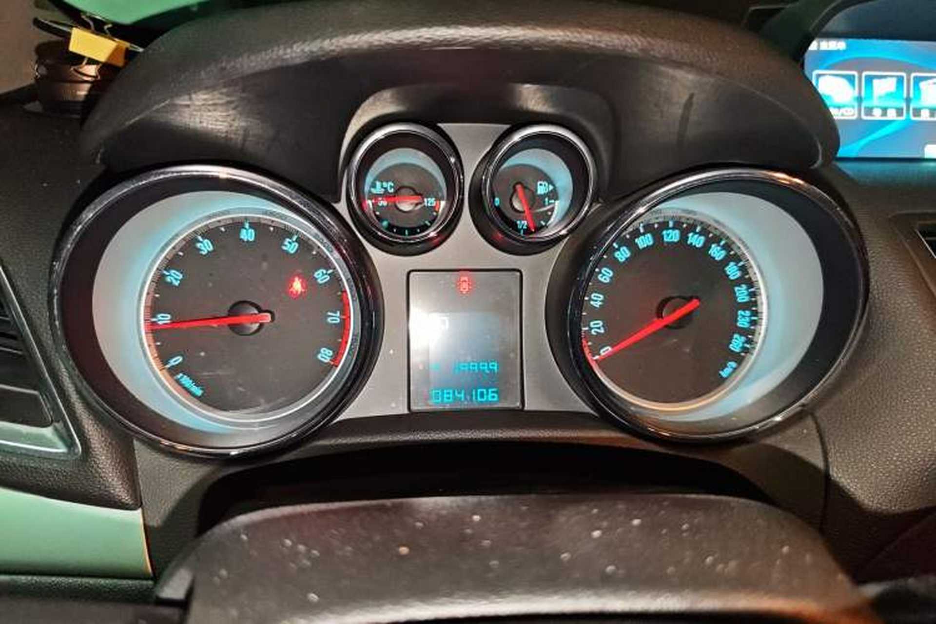 Used Buick Encore 2013 1.4T Automatic Two-Wheel Drive Elite Model Instrument Cluster