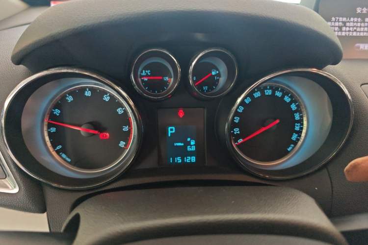 Used Buick Encore 2013 1.4T Automatic Two-Wheel Drive Elite Model Instrument Cluster
