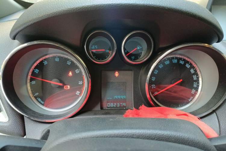 Used Buick Encore 2013 1.4T Manual Two-Wheel Drive Entry Model Instrument Cluster