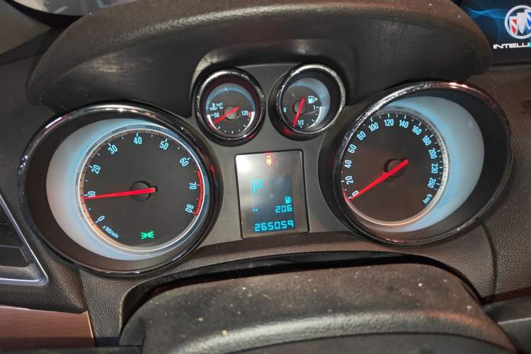 Used Buick Encore 2013 1.4T Automatic Two-Wheel Drive Leading Model Instrument Cluster