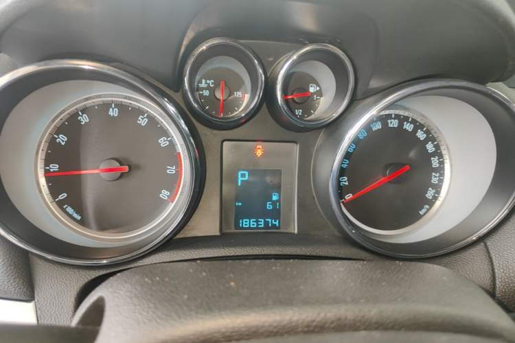 Used Buick Encore 2013 1.4T Automatic Two-Wheel Drive Elite Model Instrument Cluster