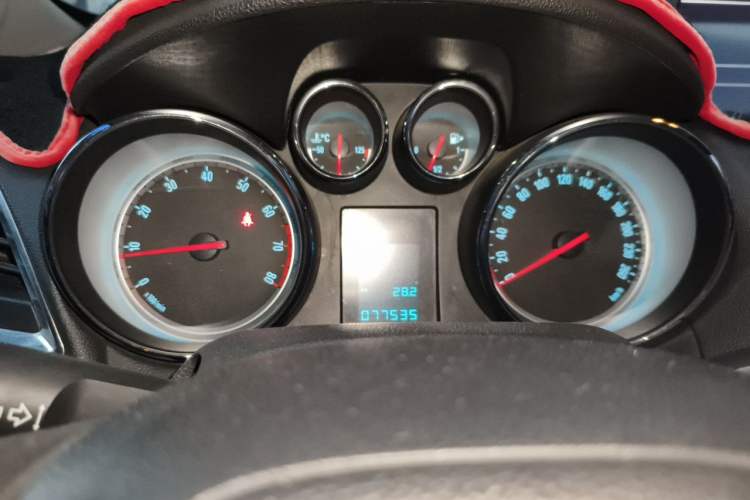 Used Buick Encore 2013 1.4T Automatic Two-Wheel Drive Elite Model Instrument Cluster