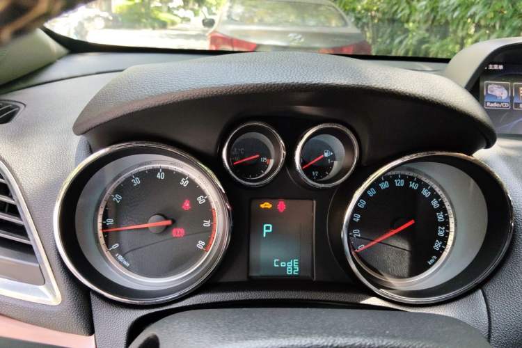 Used Buick Encore 2013 1.4T Automatic Two-Wheel Drive Leading Model Instrument Cluster
