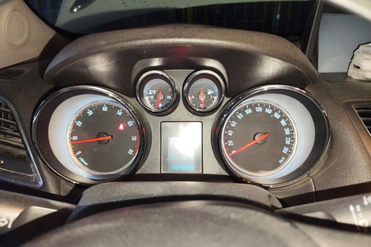 Used Buick Encore 2013 1.4T Automatic Two-Wheel Drive Elite Model Instrument Cluster