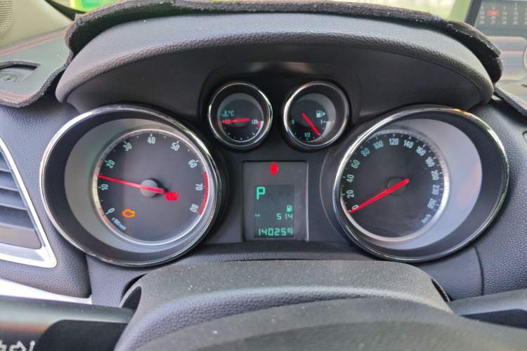 Used Buick Encore 2013 1.4T Automatic Two-Wheel Drive Elite Model Instrument Cluster