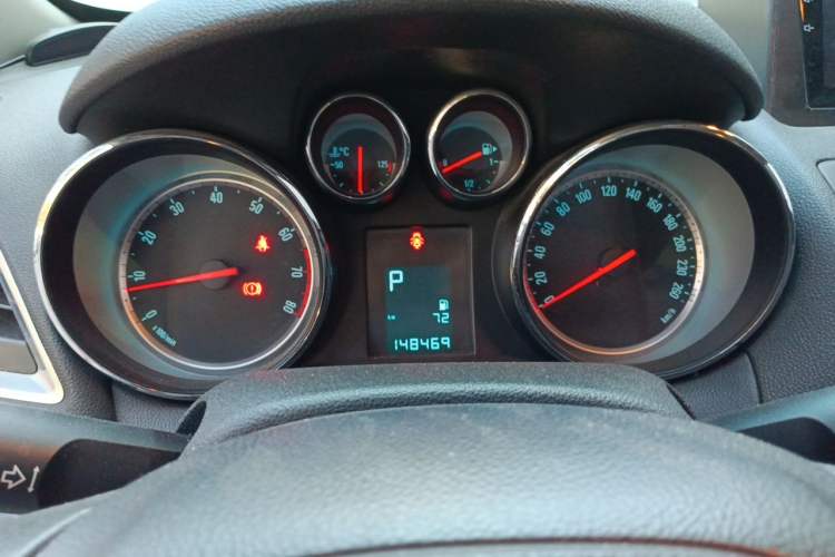 Used Buick Encore 2013 1.4T Automatic Two-Wheel Drive Elite Model Instrument Cluster