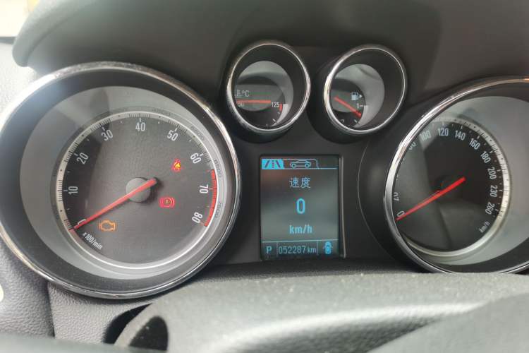Used Buick Encore 2013 1.4T Automatic All-Wheel Drive Flagship Edition Instrument Cluster