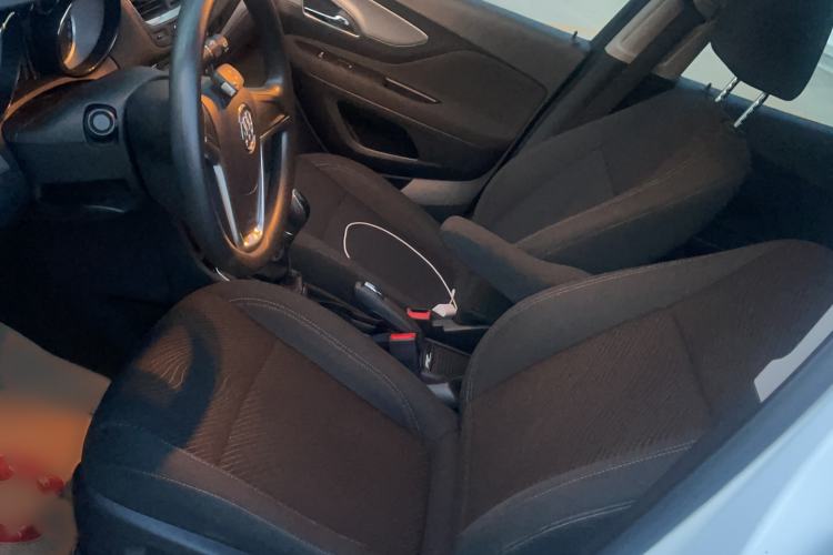 Used Buick Encore 2013 1.4T Manual Two-Wheel Drive Entry Model Interior 3