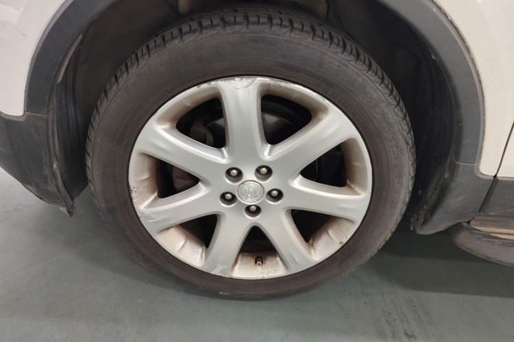Used Buick Encore 2013 1.4T Automatic Two-Wheel Drive Elite Model Left Front Wheel Hub
