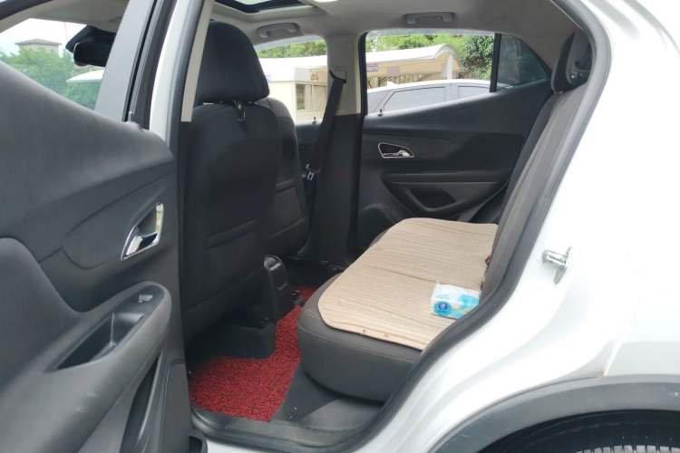 Used Buick Encore 2013 1.4T Automatic Two-Wheel Drive Elite Model Left Rear Seat