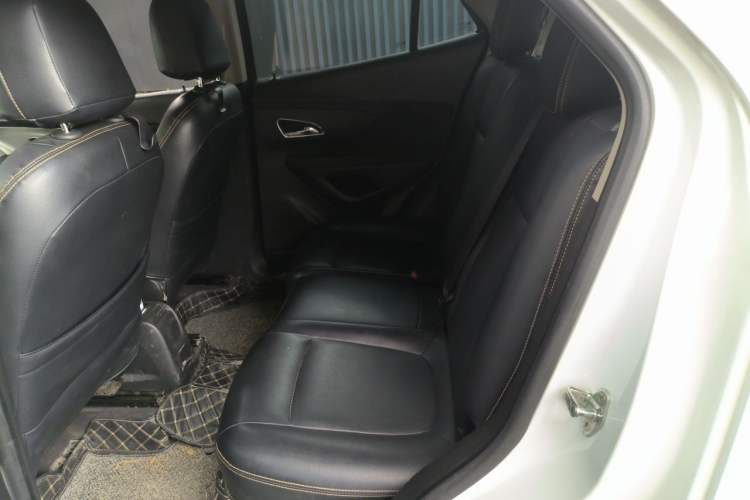 Used Buick Encore 2013 1.4T Manual Two-Wheel Drive Entry Model Left Rear Seat