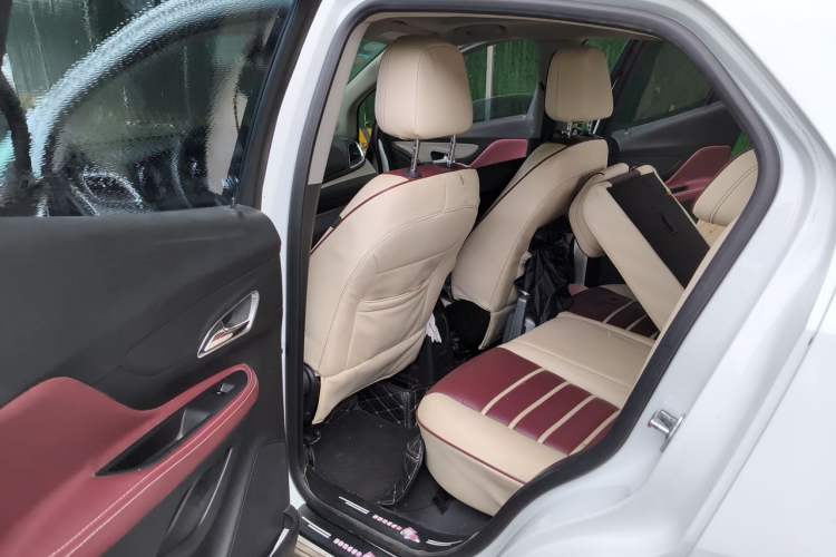 Used Buick Encore 2013 1.4T Automatic Two-Wheel Drive Elite Model Left Rear Seat