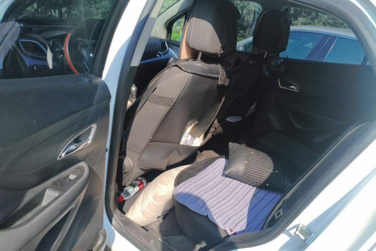 Used Buick Encore 2013 1.4T Automatic Two-Wheel Drive Elite Model Left Rear Seat