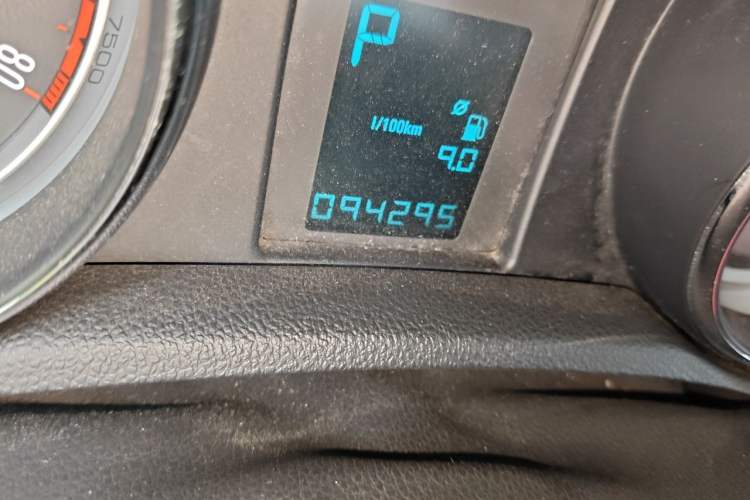Used Buick Encore 2013 1.4T Automatic Two-Wheel Drive Leading Model Odometer Close Up