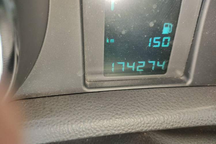 Used Buick Encore 2013 1.4T Automatic Two-Wheel Drive Leading Model Odometer Close Up