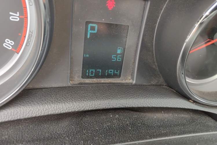 Used Buick Encore 2013 1.4T Automatic Two-Wheel Drive Leading Model Odometer Close Up