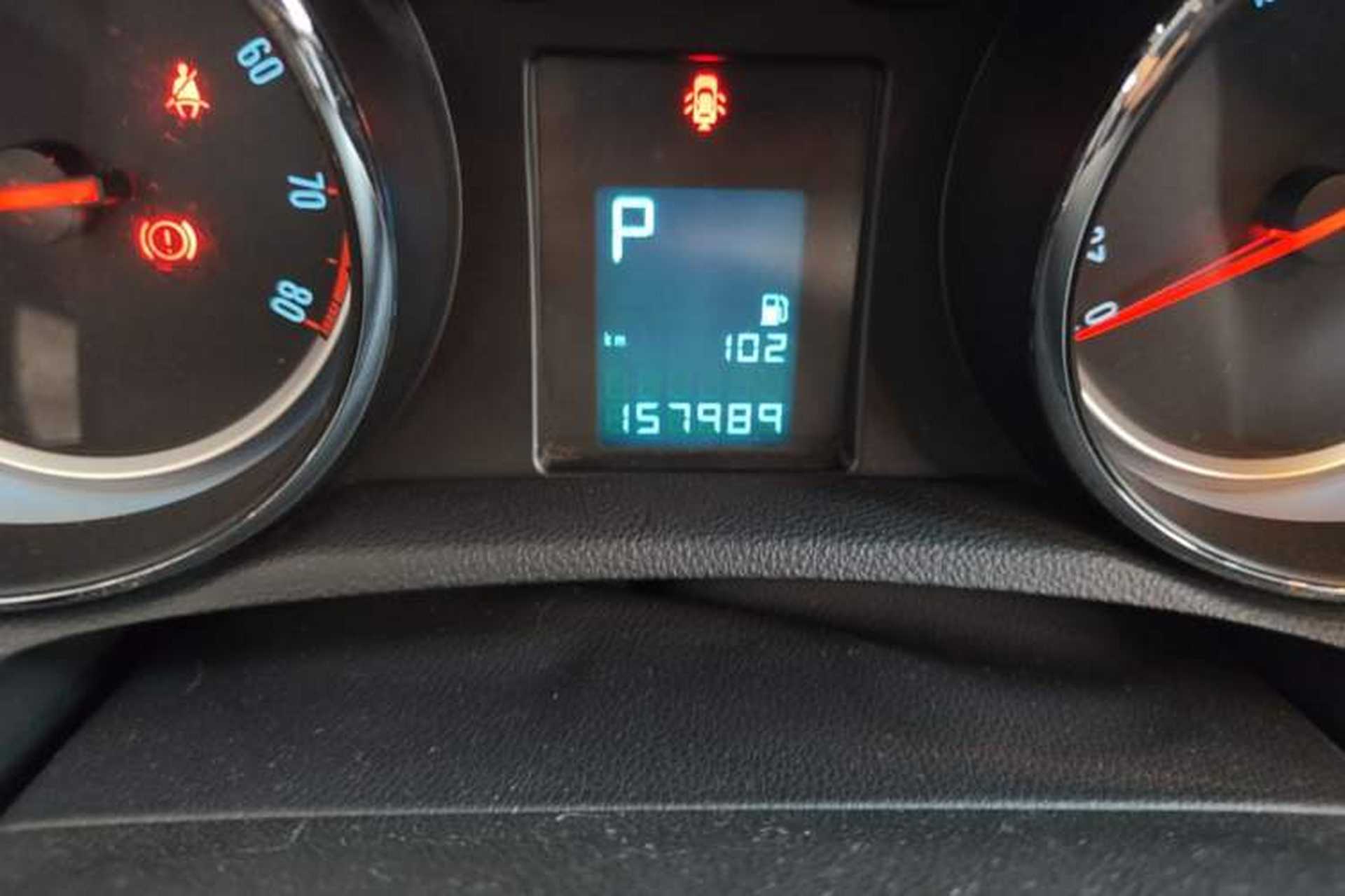 Used Buick Encore 2013 1.4T Automatic Two-Wheel Drive Elite Model Odometer Close Up