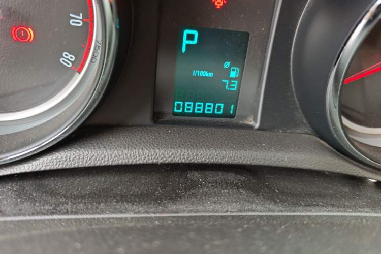 Used Buick Encore 2013 1.4T Automatic Two-Wheel Drive Elite Model Odometer Close Up