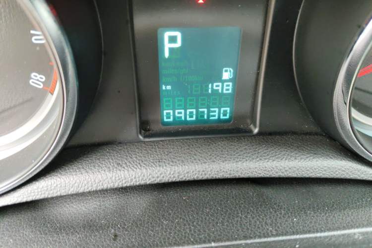 Used Buick Encore 2013 1.4T Automatic Two-Wheel Drive Elite Model Odometer Close Up