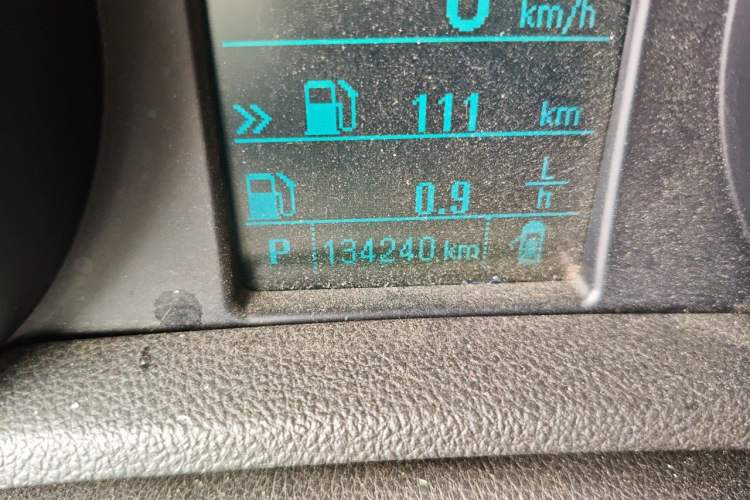 Used Buick Encore 2013 1.4T Automatic All-Wheel Drive Flagship Edition Odometer Close Up