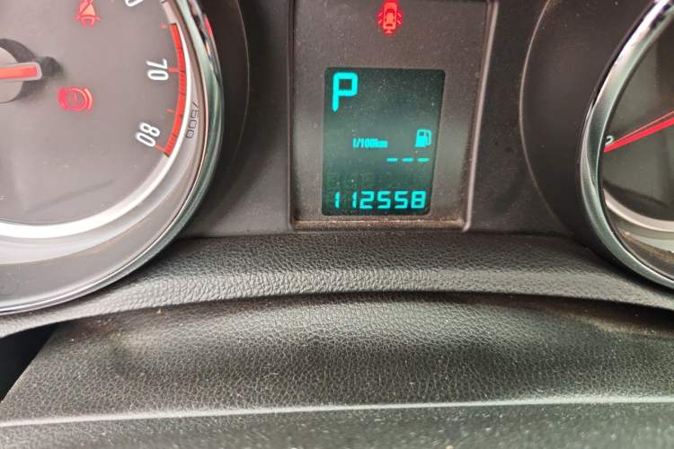Used Buick Encore 2013 1.4T Automatic Two-Wheel Drive Elite Model Odometer Close Up