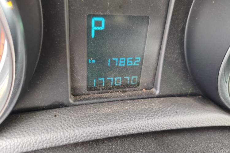 Used Buick Encore 2013 1.4T Automatic Two-Wheel Drive Leading Model Odometer Close Up