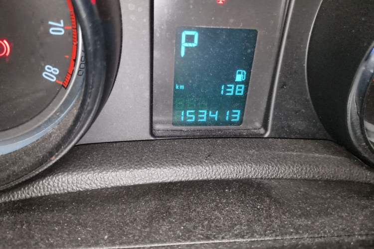 Used Buick Encore 2013 1.4T Automatic Two-Wheel Drive Elite Model Odometer Close Up