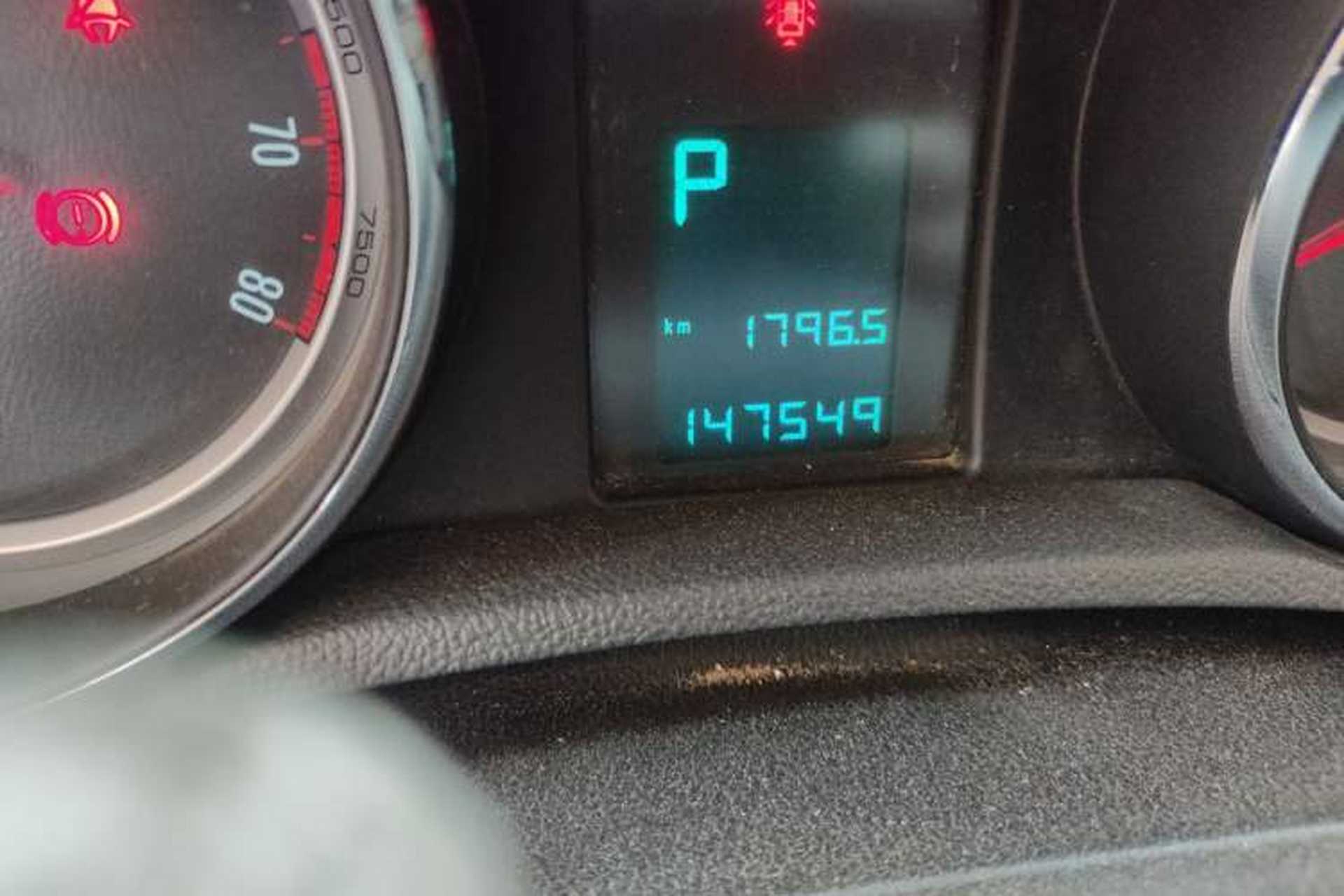 Used Buick Encore 2013 1.4T Automatic Two-Wheel Drive Elite Model Odometer Close Up