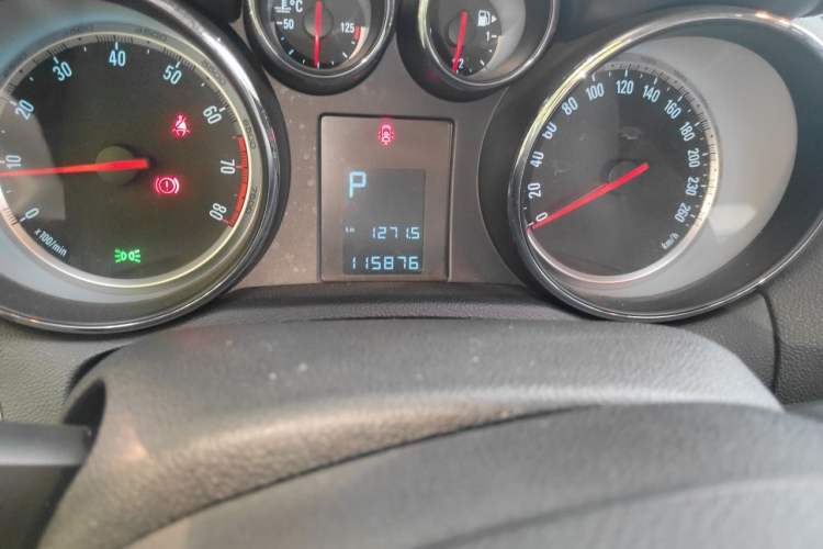 Used Buick Encore 2013 1.4T Automatic Two-Wheel Drive Leading Model Odometer Close Up