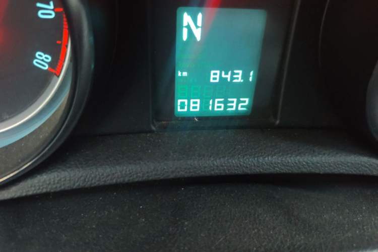 Used Buick Encore 2013 1.4T Automatic Two-Wheel Drive Elite Model Odometer Close Up