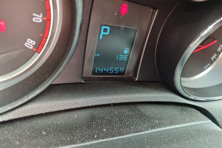 Used Buick Encore 2013 1.4T Automatic Two-Wheel Drive Leading Model Odometer Close Up