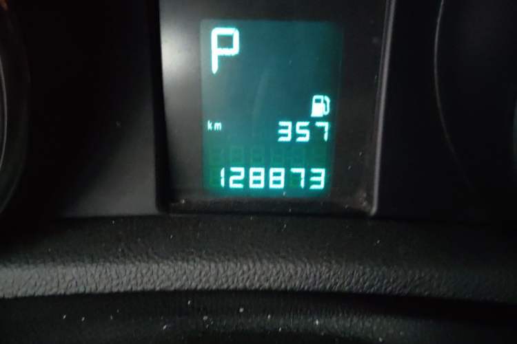 Used Buick Encore 2013 1.4T Automatic Two-Wheel Drive Leading Model Odometer Close Up