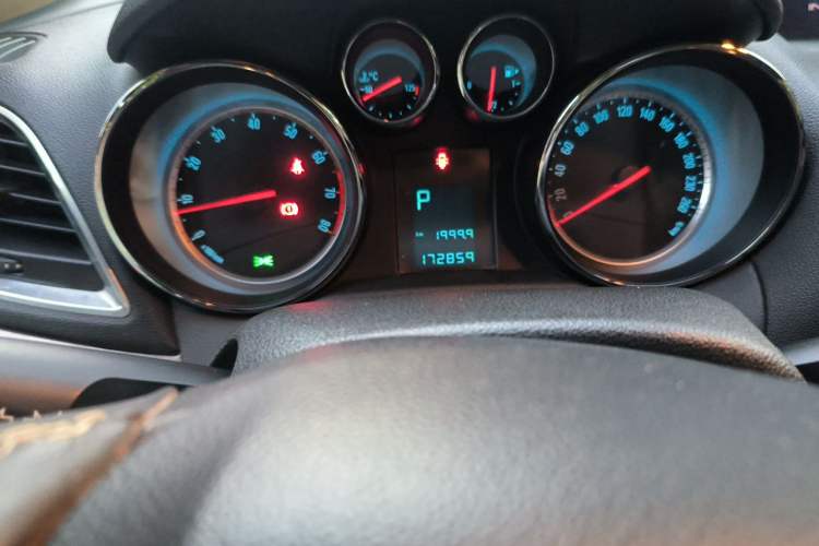 Used Buick Encore 2013 1.4T Automatic Two-Wheel Drive Leading Model Odometer Close Up