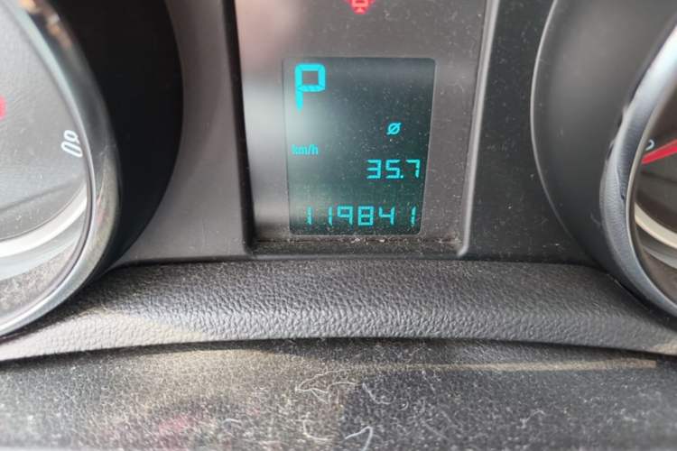 Used Buick Encore 2013 1.4T Automatic Two-Wheel Drive Leading Model Odometer Close Up
