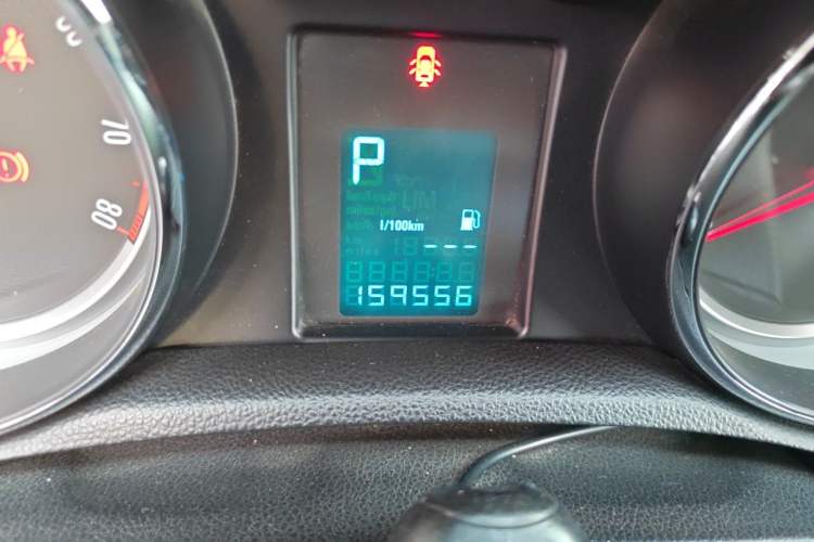 Used Buick Encore 2013 1.4T Automatic Two-Wheel Drive Elite Model Odometer Close Up