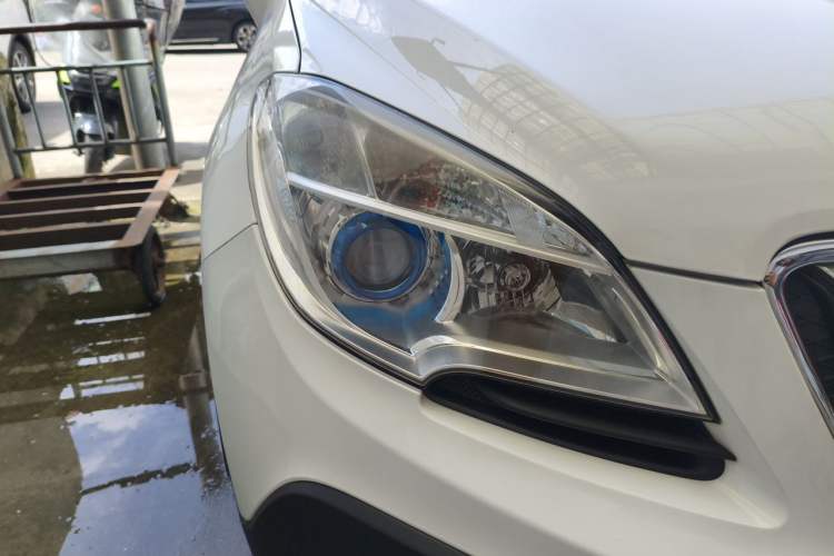 Used Buick Encore 2013 1.4T Automatic Two-Wheel Drive Elite Model Right Front Headlight