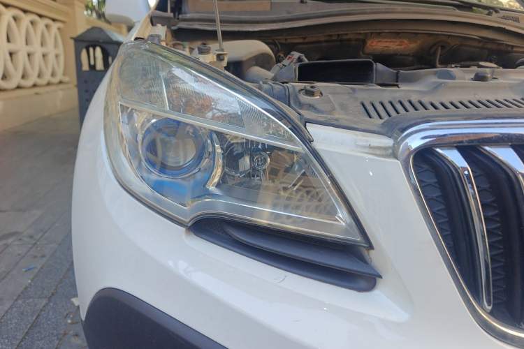 Used Buick Encore 2013 1.4T Automatic All-Wheel Drive Flagship Edition Right Front Headlight