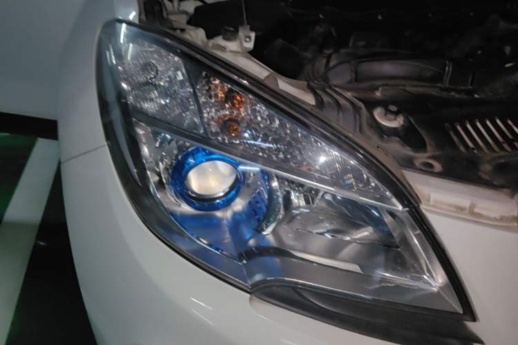 Used Buick Encore 2013 1.4T Automatic Two-Wheel Drive Elite Model Right Front Headlight