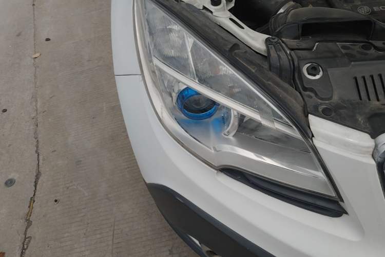 Used Buick Encore 2013 1.4T Automatic Two-Wheel Drive Leading Model Right Front Headlight