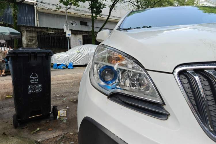 Used Buick Encore 2013 1.4T Automatic Two-Wheel Drive Elite Model Right Front Headlight