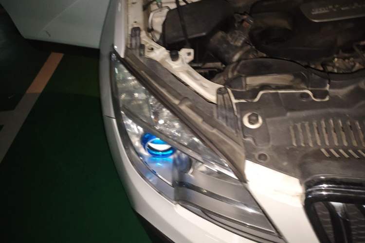 Used Buick Encore 2013 1.4T Automatic Two-Wheel Drive Elite Model Right Front Headlight